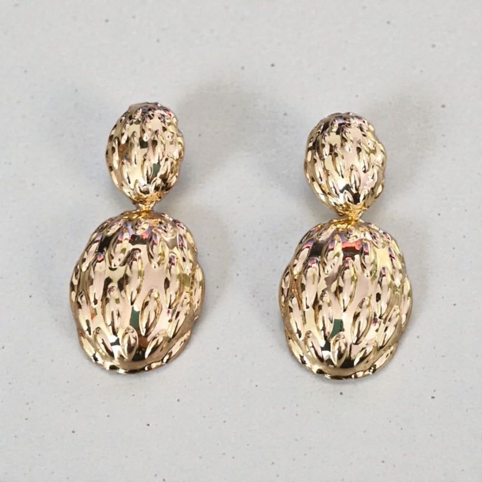 Brinco Pendente Filigrana Dourado Violeta Rio — brinco (par, pendente), cor dourado, metal vazado brilhante